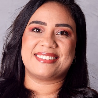 Lorena, Coordenadora Societária e Jurídica